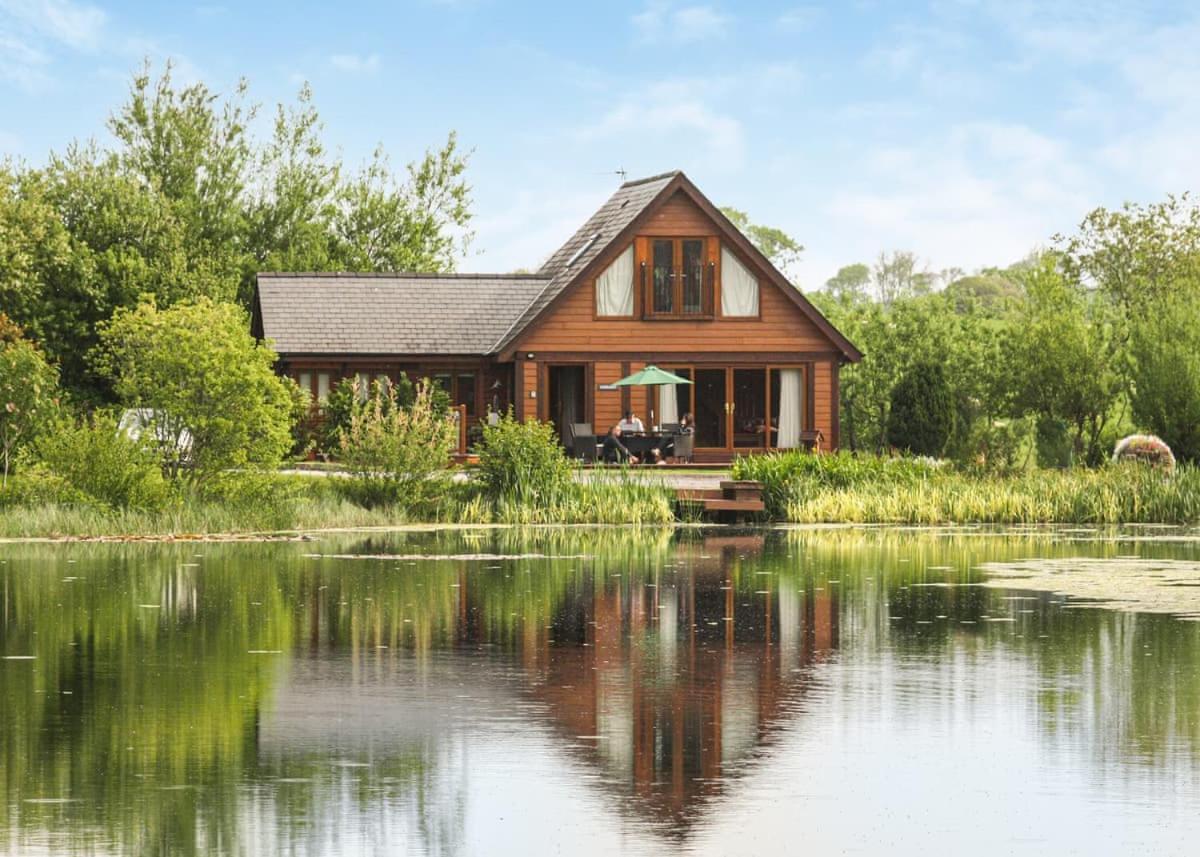 Anglesey Lakeside Lodges Менай-Бридж Экстерьер фото