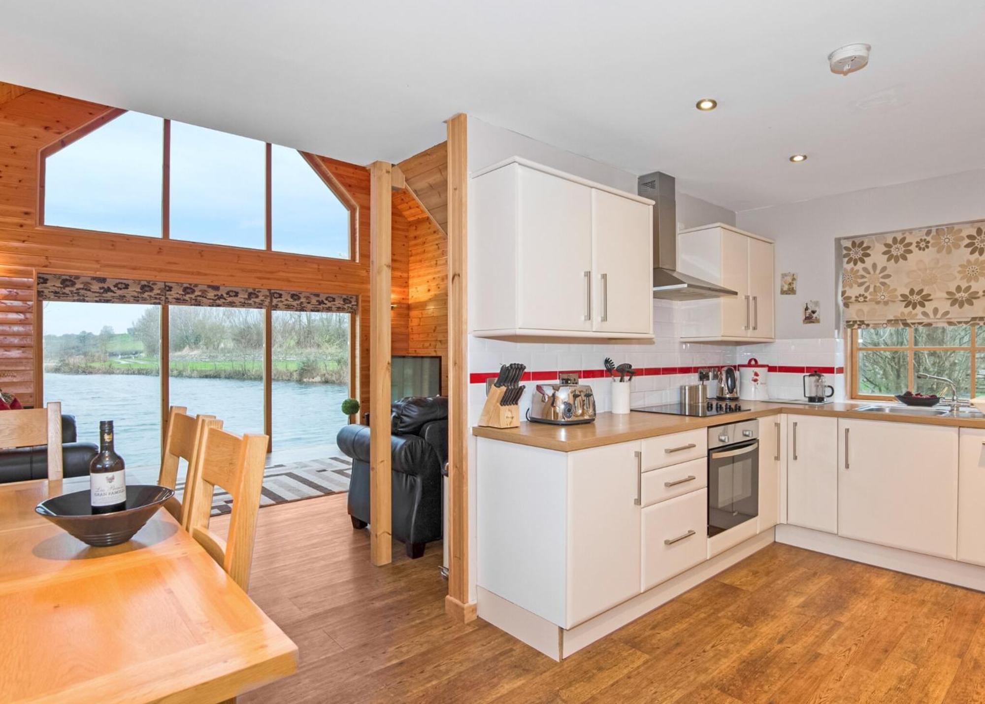 Anglesey Lakeside Lodges Менай-Бридж Номер фото