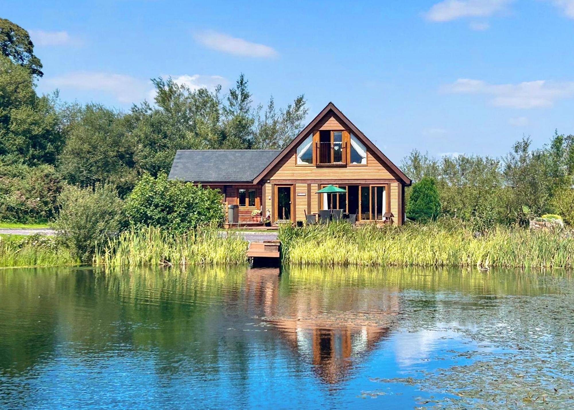 Anglesey Lakeside Lodges Менай-Бридж Экстерьер фото