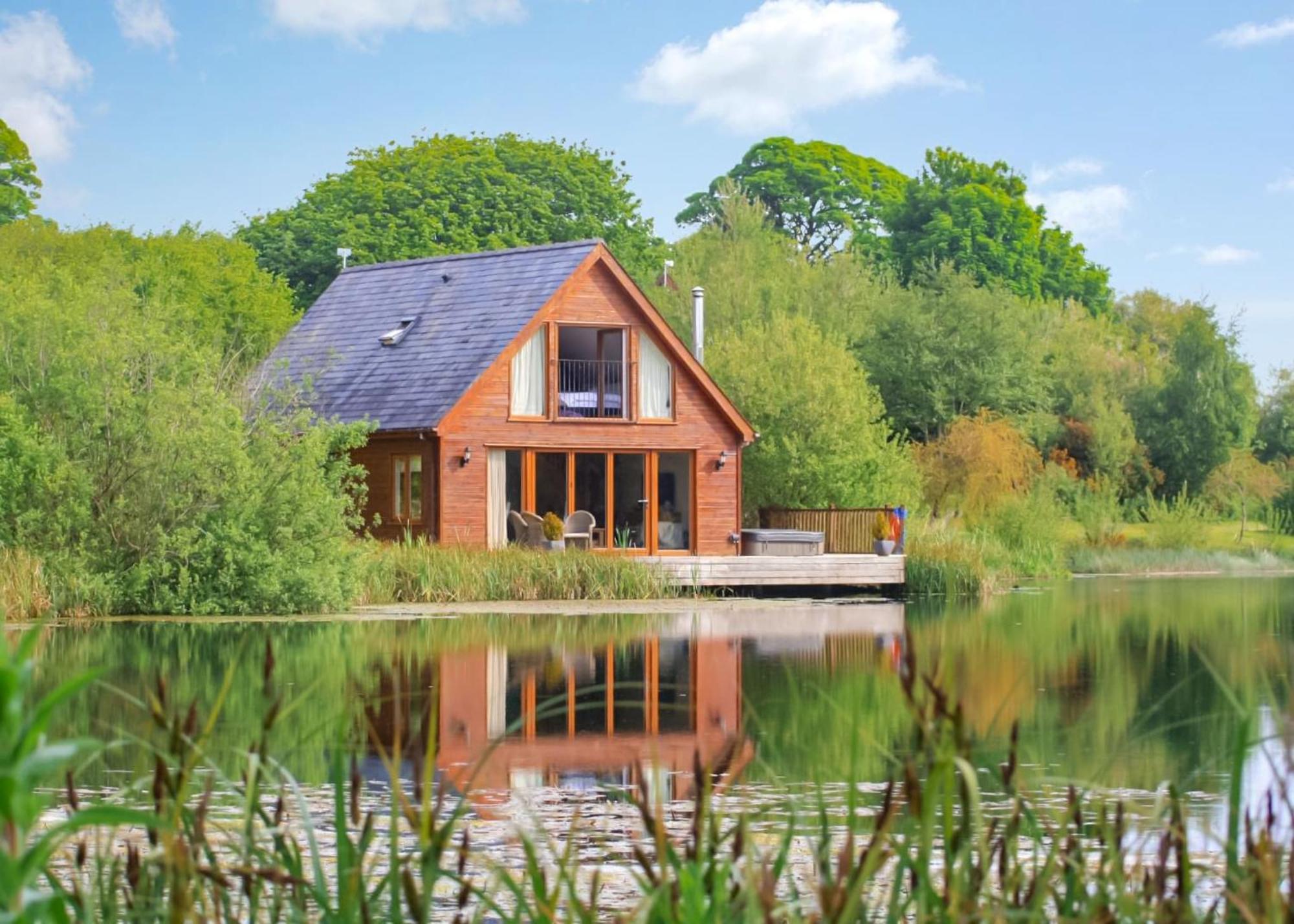 Anglesey Lakeside Lodges Менай-Бридж Экстерьер фото