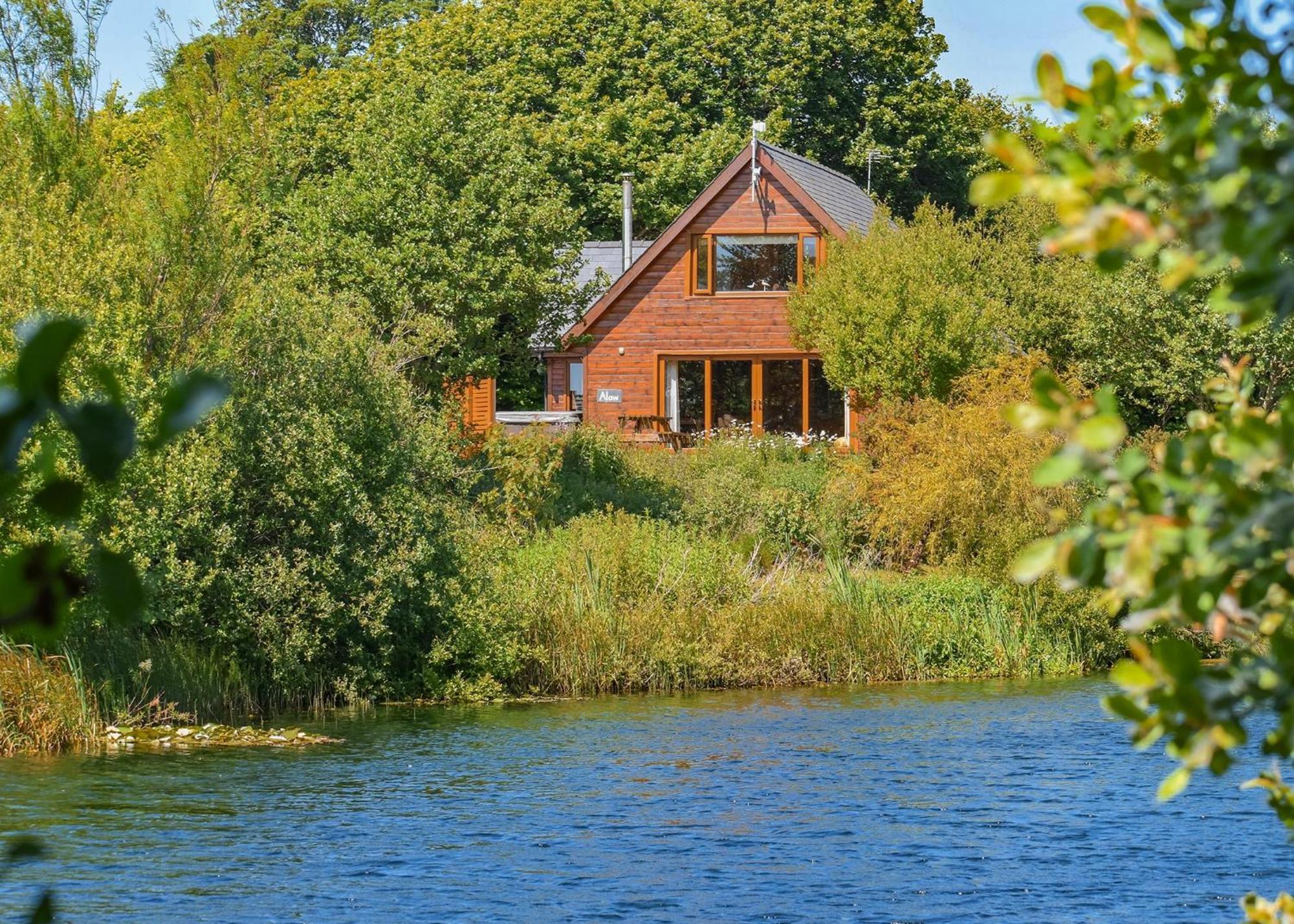Anglesey Lakeside Lodges Менай-Бридж Экстерьер фото